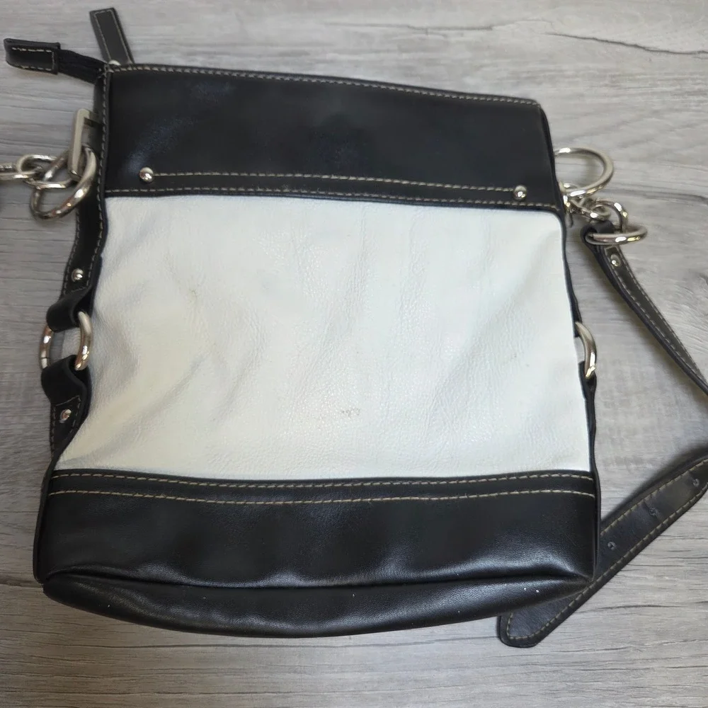 Chaps Black White Colorblock Crossbody Bag Silver Chain Link Hardware Small